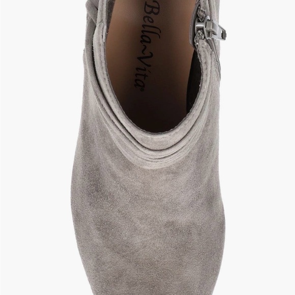 Bella-Vita Jani Booties / NWOT / MSRP $144 / Size 8W - Picture 4 of 9
